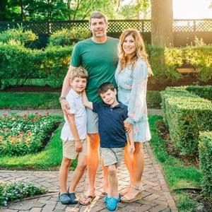 Meet your Posher, Courtney